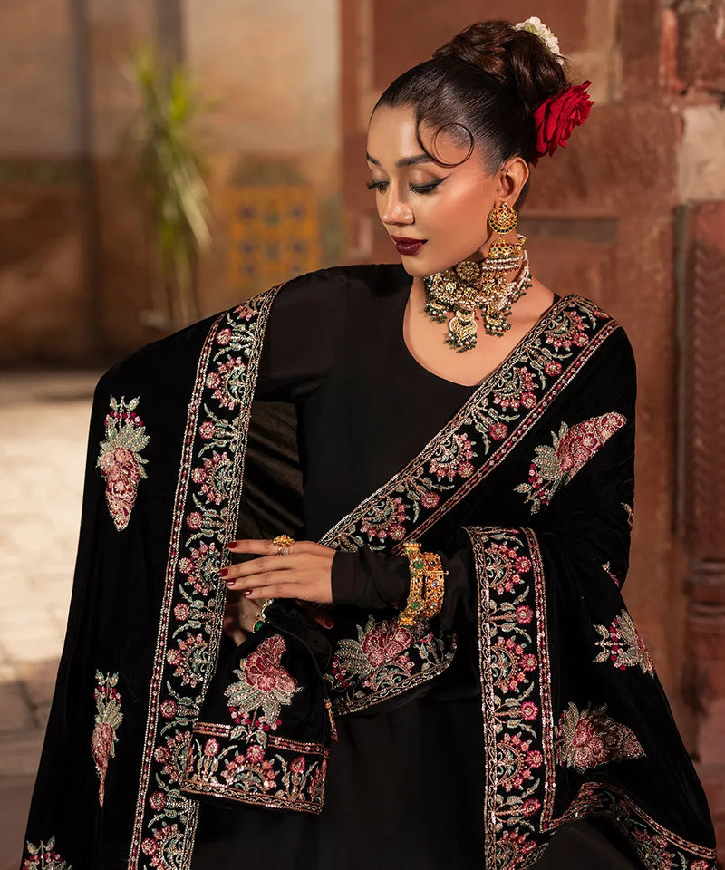 Kala Gulab Pishwas